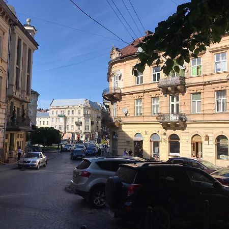 Apartments On Shevchenko Avenue Lviv Exterior photo
